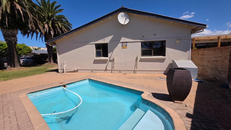 3 Bedroom Property for Sale in Hartenbos Central Western Cape